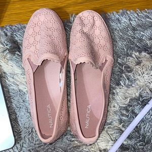 Super cute light pink Nautica flats